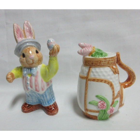 VTG F&F OCI Omnibus Rabbit Golfer Golf Bag Salt & Pepper Shaker Set - Picture 1 of 7